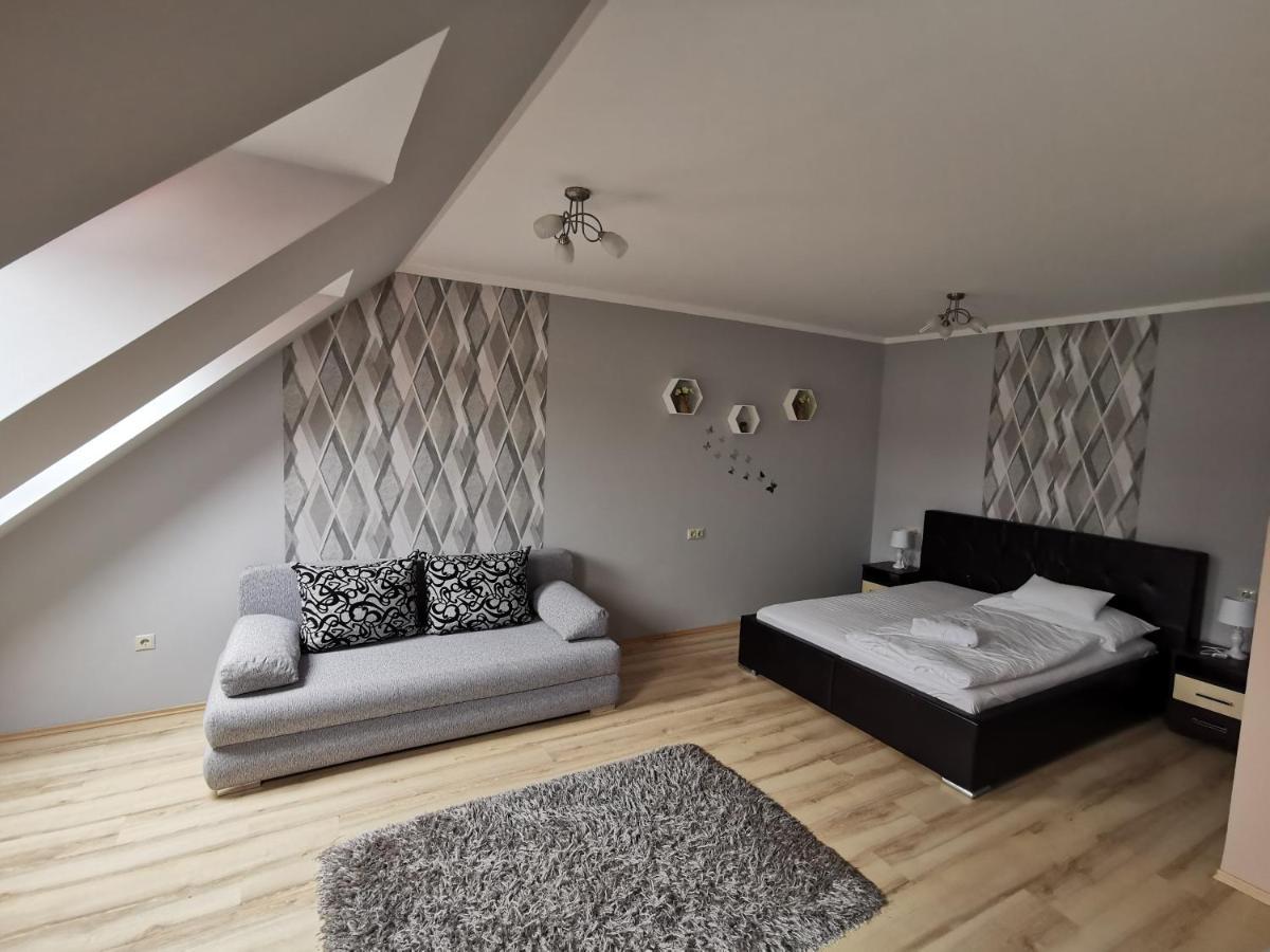 Szabo Apartman Sarvar Exterior photo